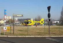 Precipita per 4 metri, in ospedale con l’elicottero