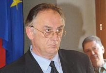 “L’assessore va dall’estrema destra e snobba la Shoah”