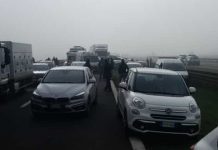 Tamponamenti nella nebbia: un morto e A22 chiusa
