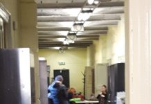 Il prof ammette l’adescamento ma erano “solo” rapporti virtuali