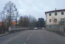 Il ponte sul fiume Tartaro vietato ai trasporti eccezionali