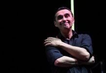 L’ironia di Giacobazzi contagia il pubblico mantovano