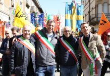 Mantova sfila a Padova con don Ciotti contro le mafie