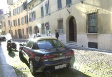 Derubava una coppia di anziani: in manette la badante-ladra