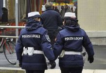 Lite tra fidanzati, 59enne al Poma