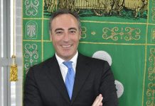 No a cani e gatti seppelliti con i padroni: scontro tra Palazzo Chigi e Pirellone