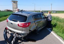 Non si ferma allo stop, scontro tra due auto all’incrocio della Sp 49