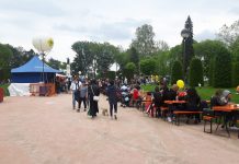 In piazza Virgiliana, anche sotto la pioggia, è Streeat Food
