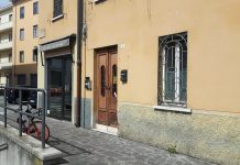 Tentano due volte di dare fuoco a una porta: caccia ai piromani di Cittadella