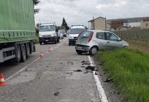 Scontro frontale tra un’auto e un furgone, grave 20enne