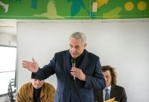 Cyberbullismo? È colpa dei telefonini