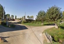 Incastrato nella miscelatrice, agricoltore rischia una gamba