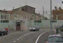 Lavori alla segnaletica, chiuso per due ore il sottopasso di via Marconi