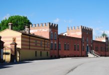 Comune e Avis restaurano la scala del castello di Cerlongo