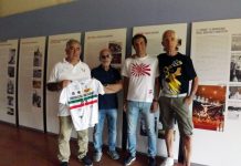 Ciclismo – Tricolore giornalisti, che spettacolo Un momento della presentazione del campionato italiano giornalisti. Da sinistra Armanini, Scemma, Grossi e Viberti