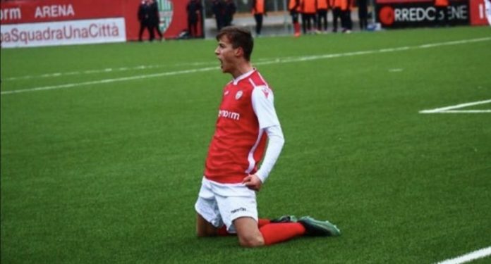 Il 20enne attaccante albanese Indrit Koni