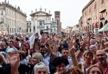 Arrivano i concerti, via le auto dalla piazza