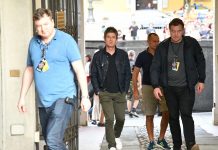 Piazza Sordello si riempie per Noel Gallagher