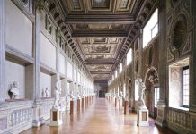 Luglio, turisti in lieve aumento. Calano gli stranieri