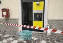 Con l’esplosivo e la ruspa gang criminali scatenate Il Postamat di Roverbella dopo l'assalto