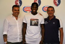 Calcio Eccellenza – Un Balotelli a Castiglione: preso Barwuah, fratello di Mario Patron Laudini, Enock Barwuah e Gian Perani, vicepresidente del Castiglione