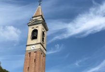 Fulmine colpisce il campanile della chiesa di Bagnolo