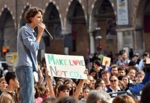 Sciopero per il clima, migliaia di studenti in piazza