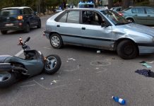 Scontro auto-moto in viale Fiume, 53enne finisce al Poma
