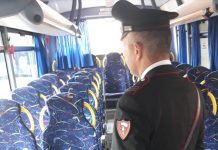 Palline di plastica all’autista del bus, denunciati 5 minorenni