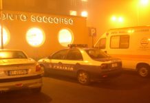 Lei lo lascia, lui la riempie di botte