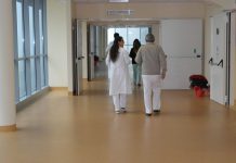 Casi di scabbia a scuola Scoppia la polemica in paese