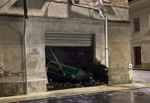 Incidente a Bozzolo, una delle auto finisce nella sede della Lega