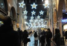 A Mantova il Natale è già arrivato: inaugurato il mercato in piazza Virgiliana
