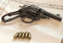 Agguato alla ex e al suo compagno ma la pistola si inceppa: arrestato