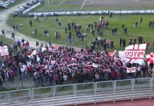 Calcio Serie D – Stadi deserti… o quasi: i precedenti del Mantova a porte chiuse I tifosi fuori dal Martelli durante Mantova-Lecce del febbraio 2007