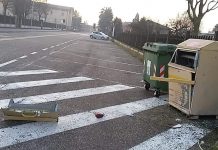 Vandali a Campitello: distrutto lo sportello del cassonetto per la raccolta degli abiti