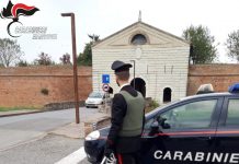 Salvato dall’auto nel canale ma denunciato perché guidava ubriaco