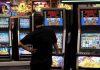 Mantova, approvato Regolamento per slot e vlt: ampliati luoghi sensibili. Bar e tabacchi con slot installate equiparati a sale giochi, con restrizioni e sanzioni