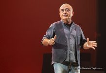 Paolo Cevoli porta a teatro “La sagra famiglia”: risate sul rapporto genitori e figli