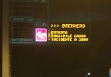 Camion perde il carico: A22 chiusa per ore