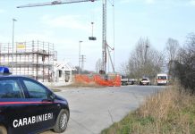 Cede il travetto e precipita, Grave muratore 50enne di Guidizzolo