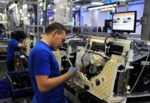 A febbraio in calo la produzione industriale