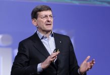 Coronavirus, Colao “Apertura a ondate per testare il sistema”