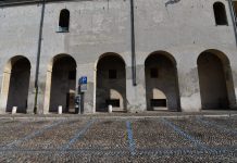 Palazzi annuncia strisce blu gratuite nelle ultime 2 ore e Mondadori gratis