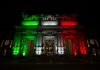 La stazione di Milano Centrale si illumina con il tricolore