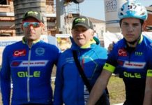 Ciclismo – Il Chero Group Team Sfrenati morde il freno Il presidente Gasparini tra il ds Penitenti e l'allievo Finotti