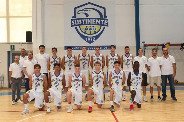 Il Sustinente 2019-20 con i ragazzi dell'Academy