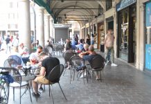 Buona la prima: in centro una “movida” in regola