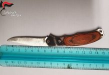 Aveva un coltello serramanico in tasca, denunciato