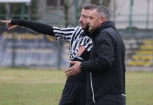 Calcio Prima Categoria – Il Suzzara riparte da mister Mutti e “chiama” la Promozione Mister Mutti dà istruzioni ad Esposito